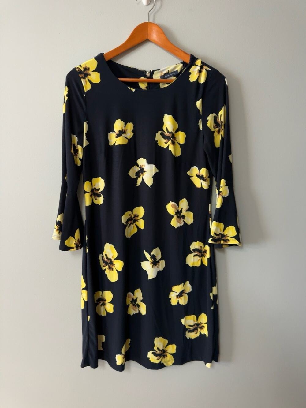 Tommy Hilfiger Dress Womens 8 Black Yellow Floral Bell Sleeve Sheath Midi